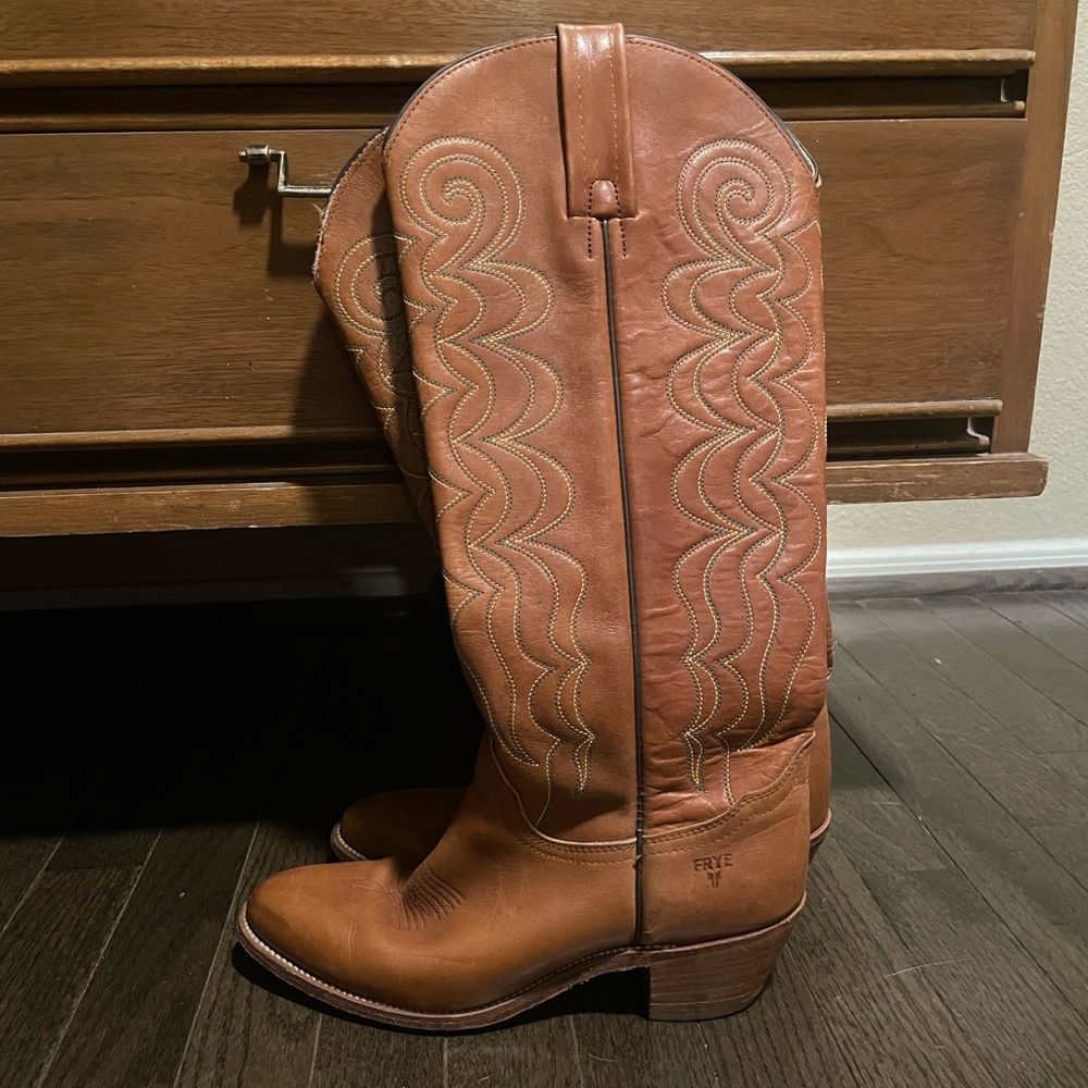 Women’s Vintage Frye cowboy boots #6295 Brown Leather Size 8.